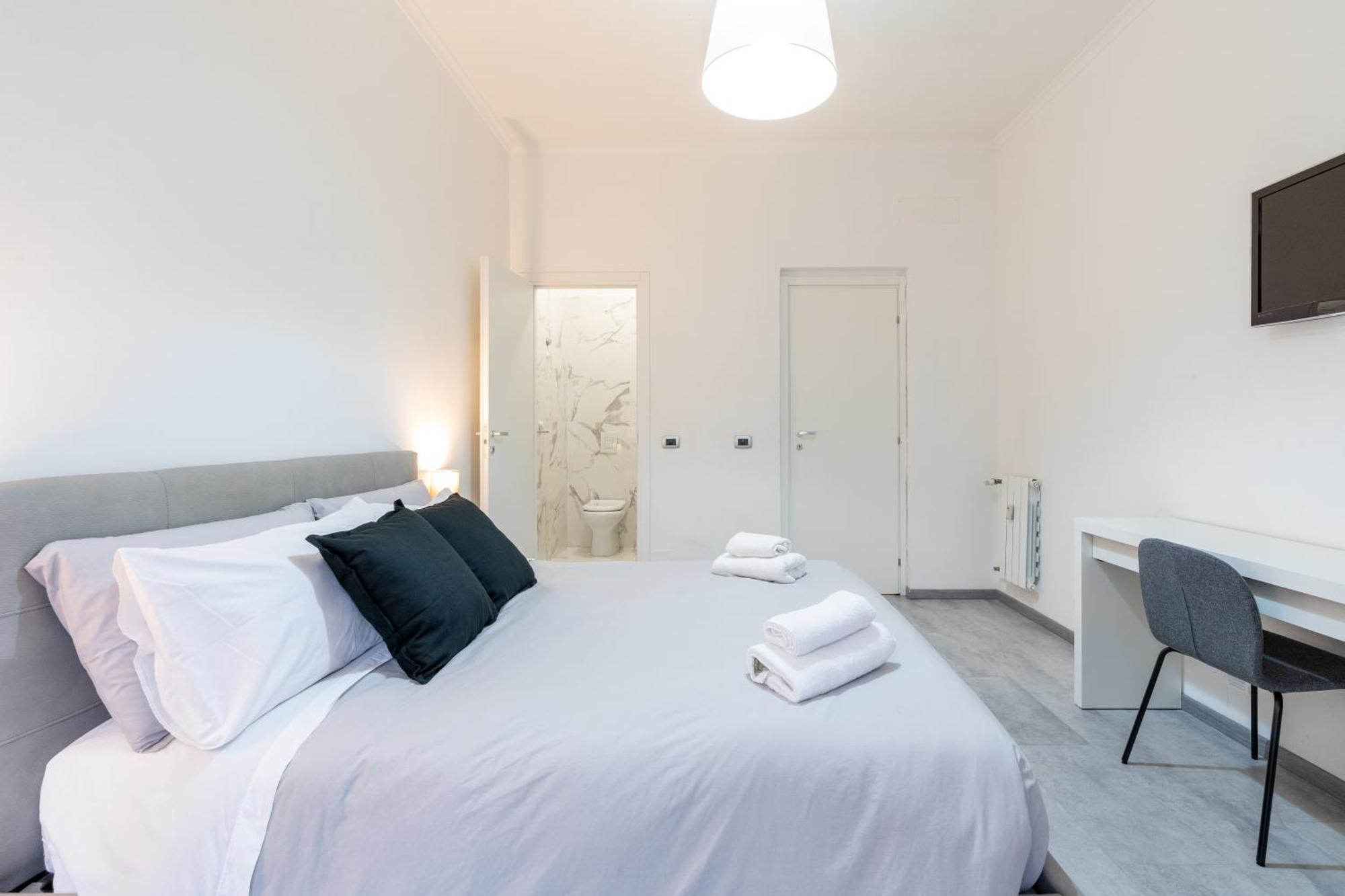Amazing Apartment Near To Colosseo And Subway — Photos 3