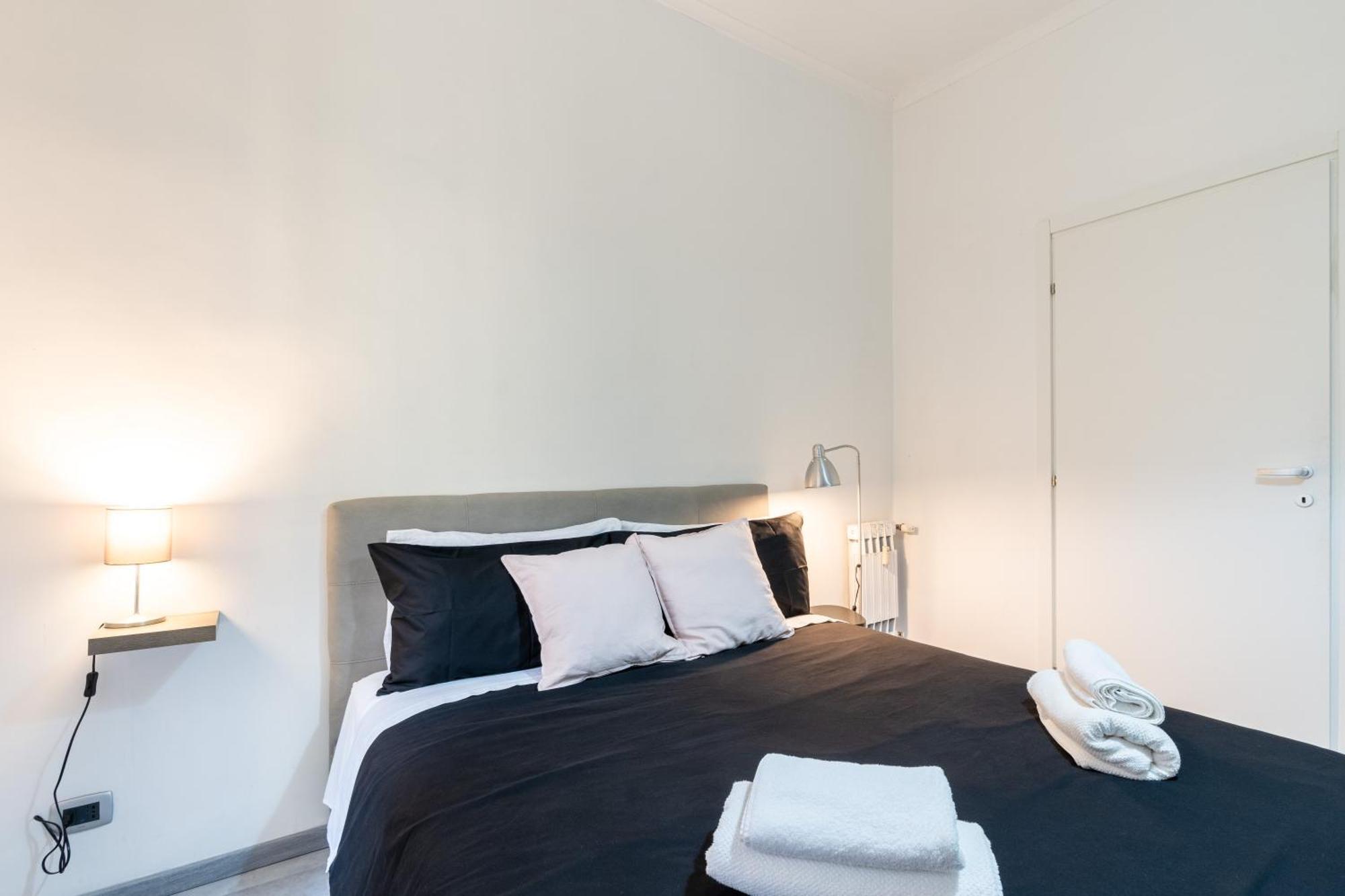 Amazing Apartment Near To Colosseo And Subway — Photos 1